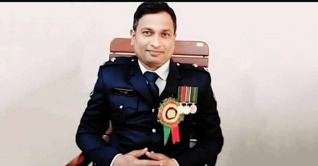 বাসে ডাকাতি ও ধর্ষণ