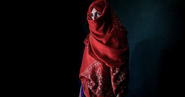 পোশাক শ্রমিককে ধর্ষণ