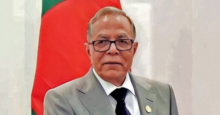 সাবেক রাষ্ট্রপতির দেশত্যাগ