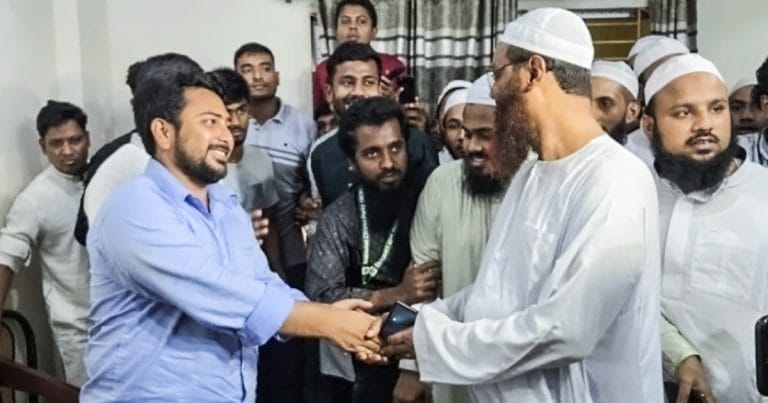 চরমোনাই পীরের দরবারে এনসিপি নেতারা