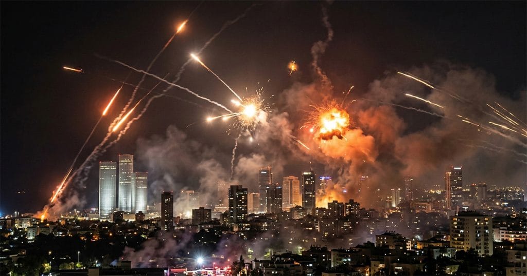 তেল আবিবে ইরানের ক্ষেপণাস্ত্র হামলা