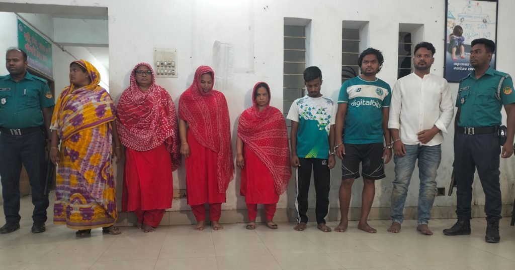 টঙ্গী কেরানীরটেক মাদক বস্তিতে পুলিশি অভিযান