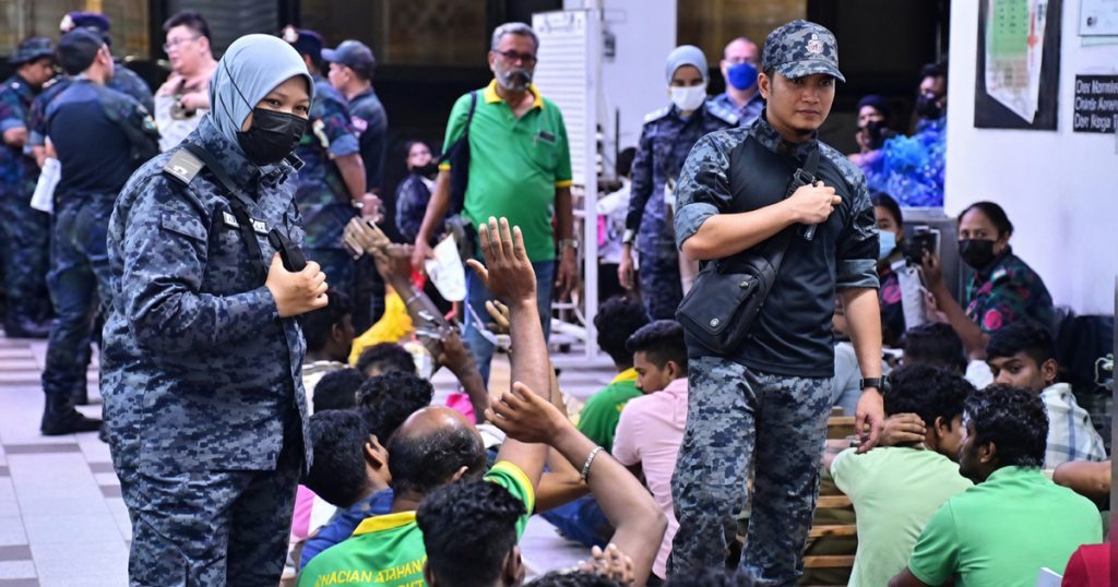 মালয়েশিয়ায় বাংলাদেশি আটক